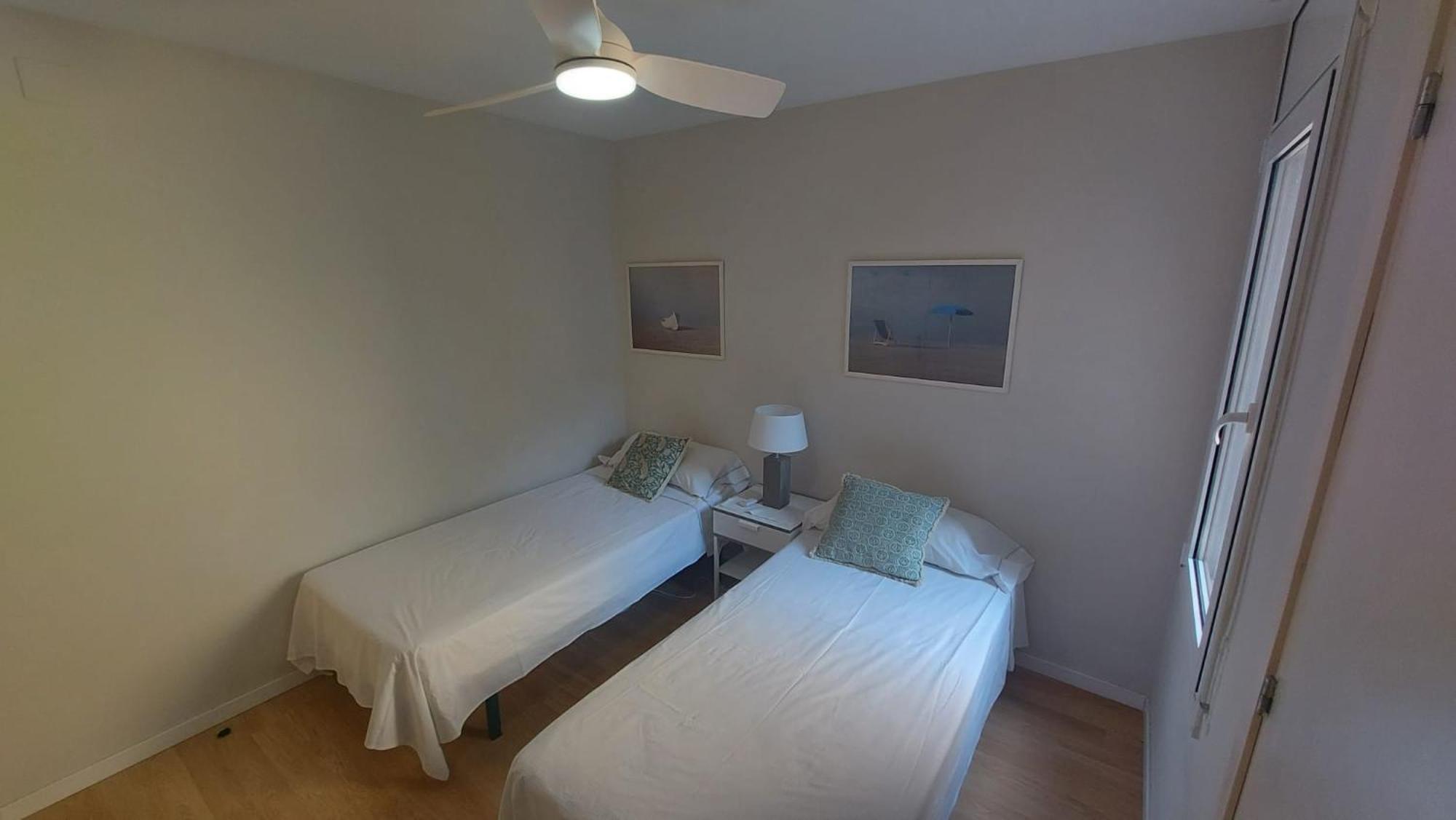 1ª Linea Reformado Y Frente Al Puerto Deportivo Firmamos Contrato Si El Cliente Lo Solicita Aunque Es Necesario Hacer La Reserva Para Poder Comunicarse L'Hospitalet de l'Infant Exterior foto