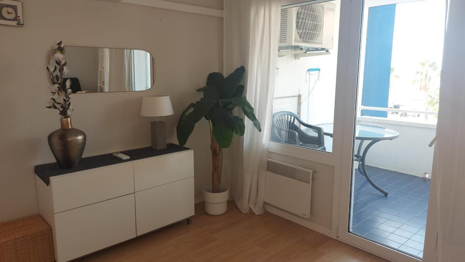 1ª Linea Reformado Y Frente Al Puerto Deportivo Firmamos Contrato Si El Cliente Lo Solicita Aunque Es Necesario Hacer La Reserva Para Poder Comunicarse L'Hospitalet de l'Infant Exterior foto